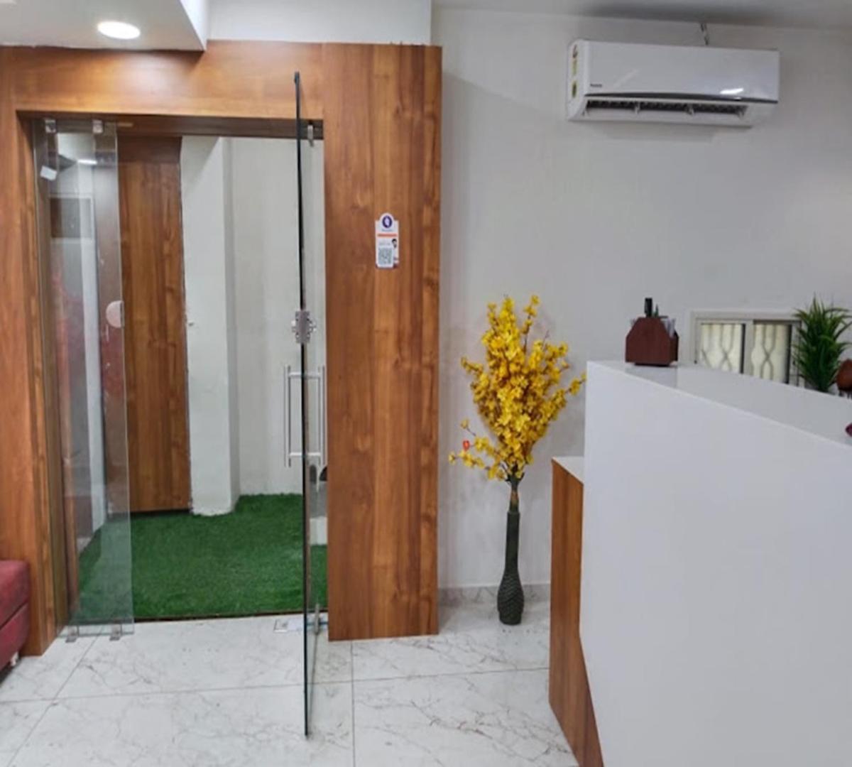 Galaxy Inn Hotel Ahmedabad Exterior foto