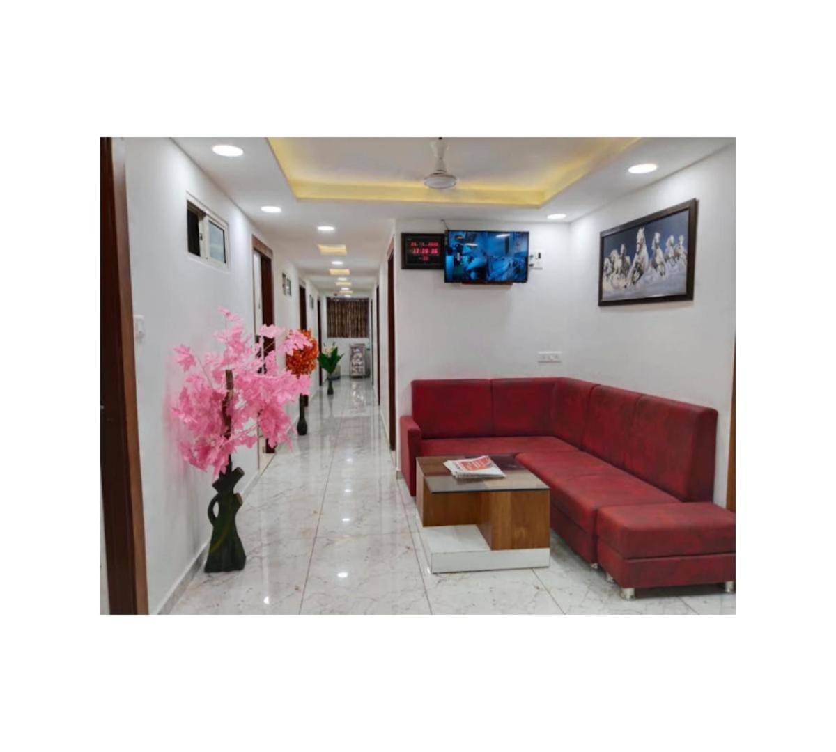 Galaxy Inn Hotel Ahmedabad Exterior foto
